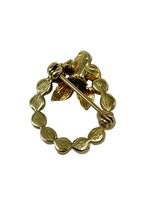 Laden Sie das Bild in den Galerie-Viewer, Gold 333 Brosche mit Perlen Florales Design
