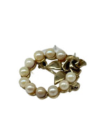 Laden Sie das Bild in den Galerie-Viewer, Gold 333 Brosche mit Perlen Florales Design
