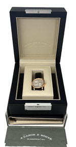 Laden Sie das Bild in den Galerie-Viewer, A. Lange &amp; Söhne Lange 1 Rosegold 750 mit Box &amp; Papieren
