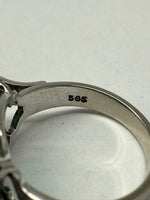 Laden Sie das Bild in den Galerie-Viewer, 585er Weißgold Ring mit Smaragden und Diamanten
