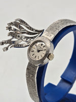 Laden Sie das Bild in den Galerie-Viewer, L.U. Chopard Geneve Vintage Damenuhr 18mm - Cocktailuhr 18K Weißgold

