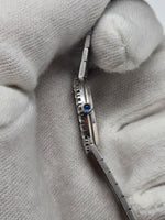 Laden Sie das Bild in den Galerie-Viewer, Piaget Damenuhr 26mm - 18K Weißgold Diamantlünette - Ref.: 9804 A6
