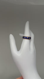Laden und Abspielen von Videos im Galerie-Viewer, Wellendorff Ring 750er Gelbgold mit Diamanten kaltemaille
