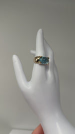 Laden und Abspielen von Videos im Galerie-Viewer, 585er Gelbgold Ring mit einem 9,4ct Aquamarin
