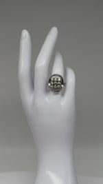 Laden und Abspielen von Videos im Galerie-Viewer, 585er Weißgold Ring mit Diamanten
