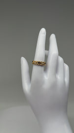 Laden und Abspielen von Videos im Galerie-Viewer, 585er Gelbgold Ring mit Diamanten und Saphiren
