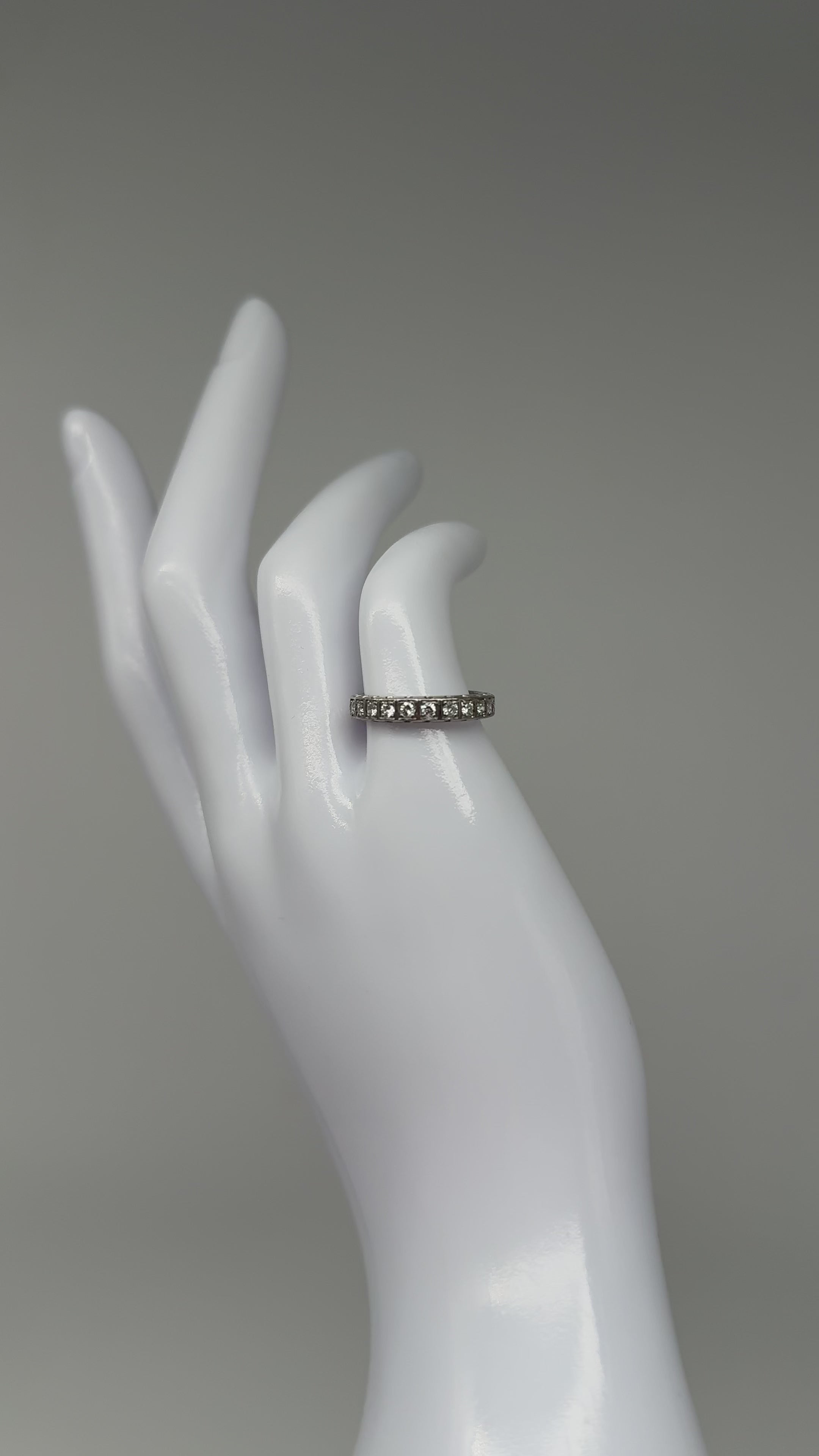 585er Weißgold Ring mit Diamanten