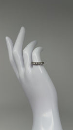 Laden und Abspielen von Videos im Galerie-Viewer, 585er Weißgold Ring mit Diamanten
