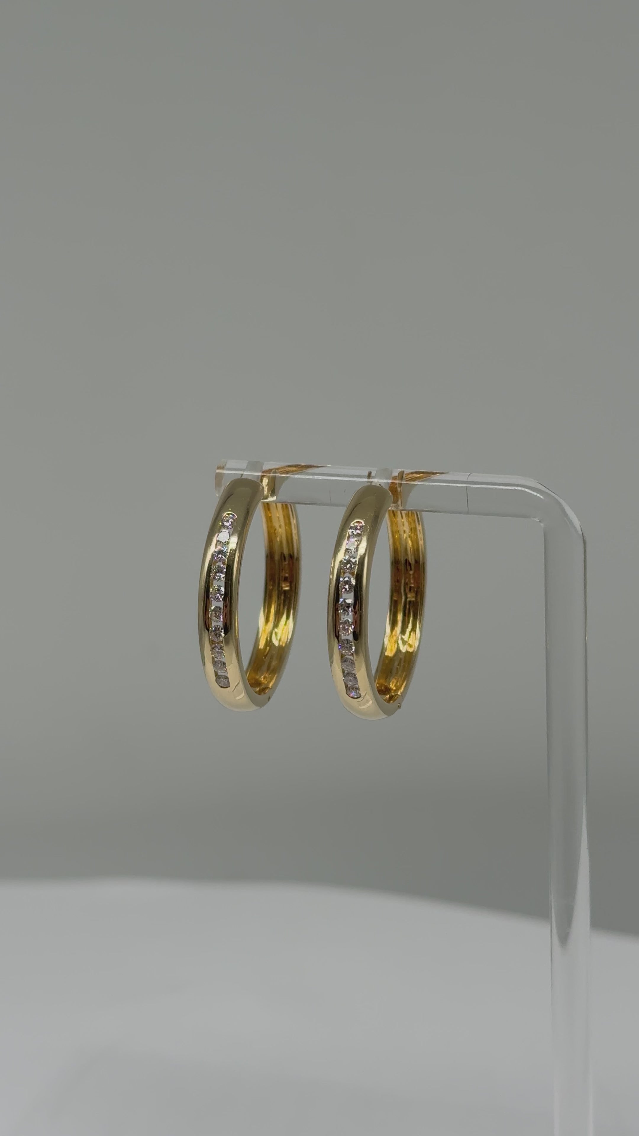 750er Gelbgold Ohrringe mit Diamanten