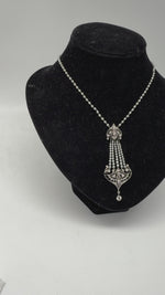 Laden und Abspielen von Videos im Galerie-Viewer, Jugendstil Platin Collier mit Diamanten und Perlen
