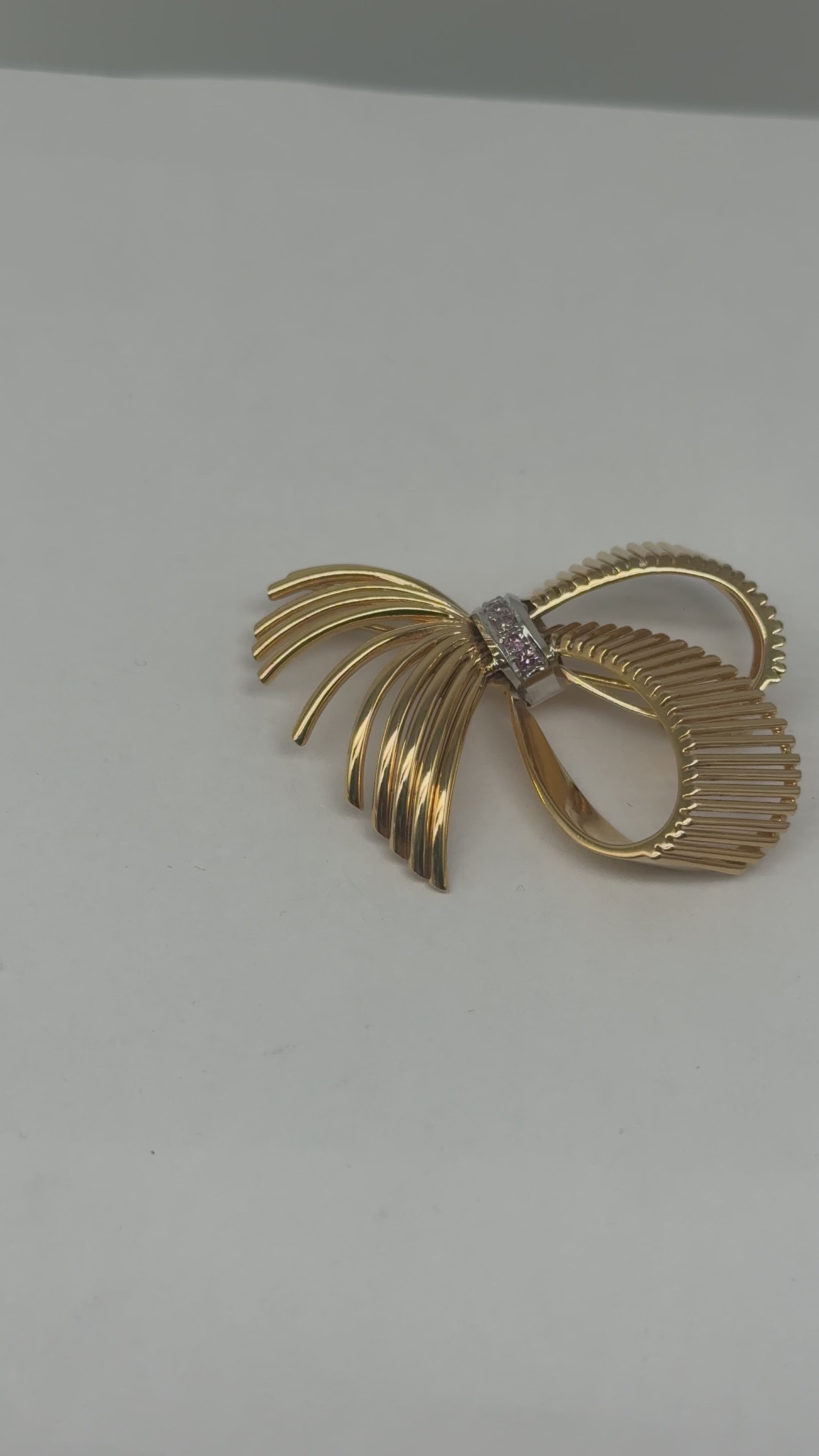 Brosche aus Gold 750er mit rosa Diamanten