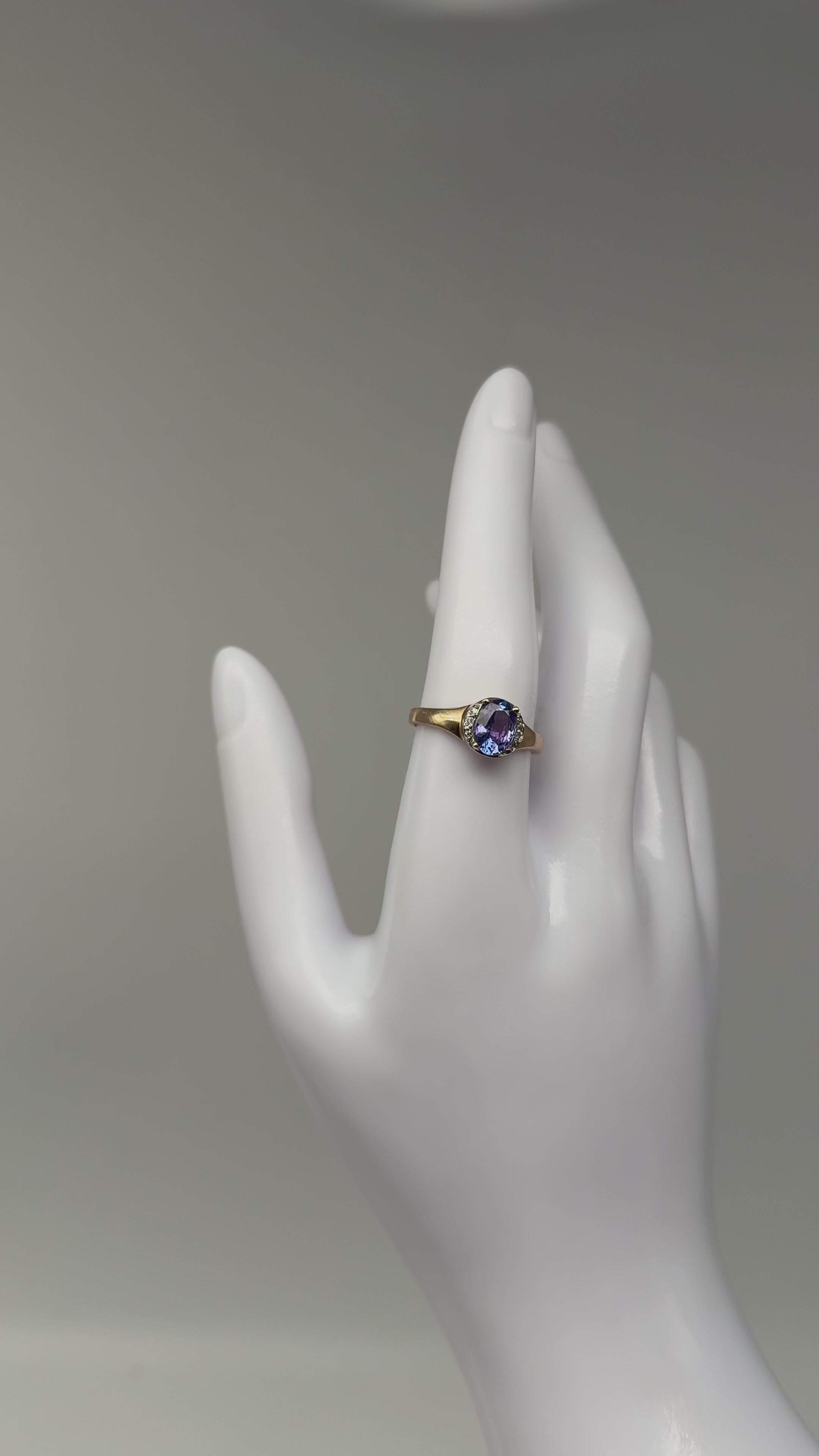 Ring 375er Gelbgold mit Tanzanit