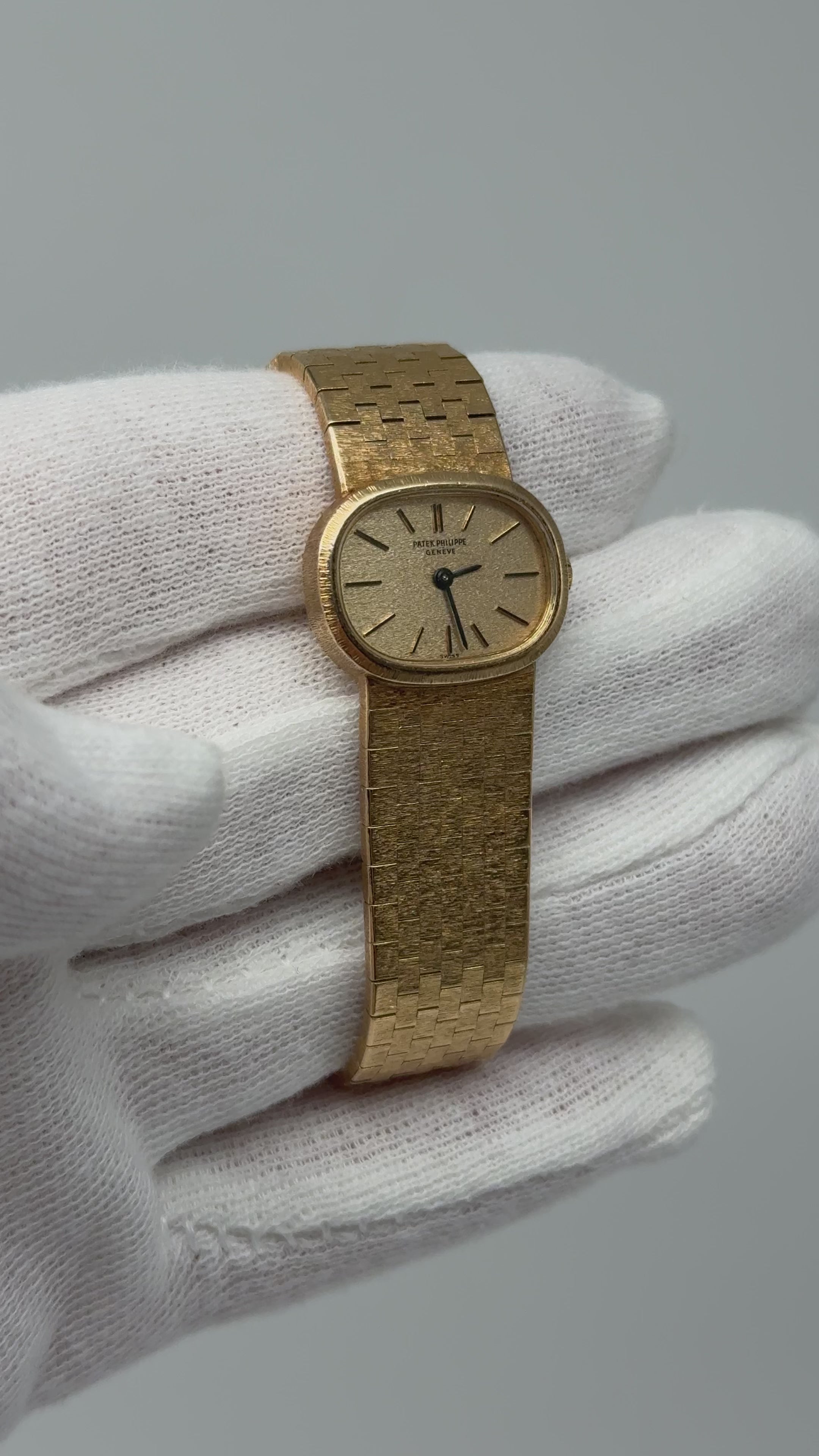 PATEK PHILIPPE Ellipse 18k Gelbgold Damen Armbanduhr 3373/1
