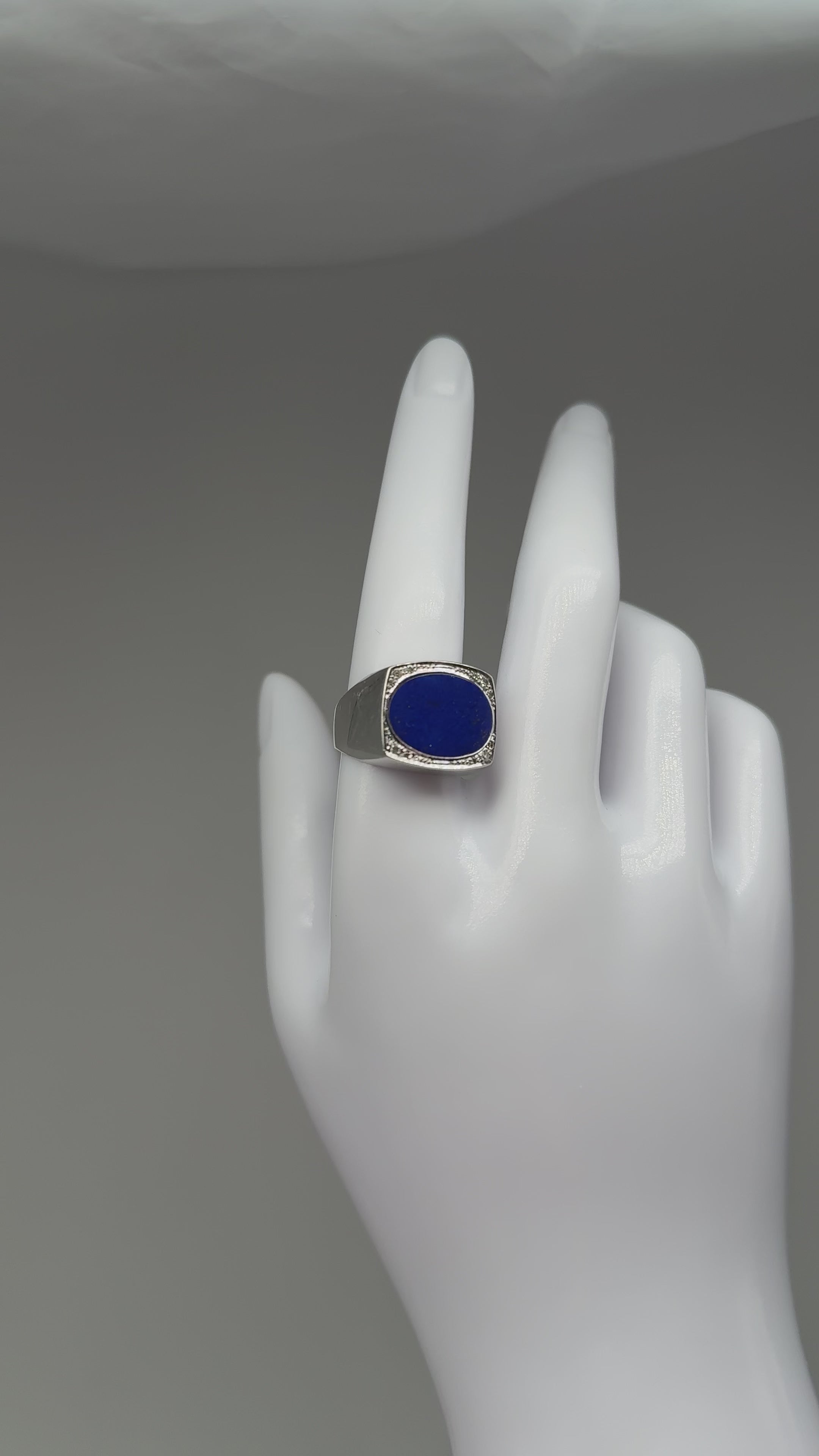 585er Weißgold Ring mit einem Lapis Lazuli