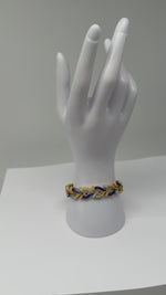 Laden und Abspielen von Videos im Galerie-Viewer, 750er Gelbgold; Armband mit Saphiren, emailliert
