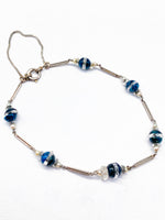 Laden Sie das Bild in den Galerie-Viewer, Platin Armband 950er mit mini Perlen und Stein
