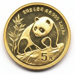 Laden Sie das Bild in den Galerie-Viewer, 1/20 oz 5 Yuan Goldmünze Panda 1990 in Originalfolie
