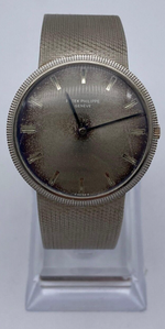 Laden Sie das Bild in den Galerie-Viewer, Patek Philippe Calatrava 18K Weiss Gold 35MM mit original Papieren

