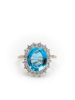 Laden Sie das Bild in den Galerie-Viewer, 14k Weißgold Ring 3,36ct Aquamarin 16 Brillanten
