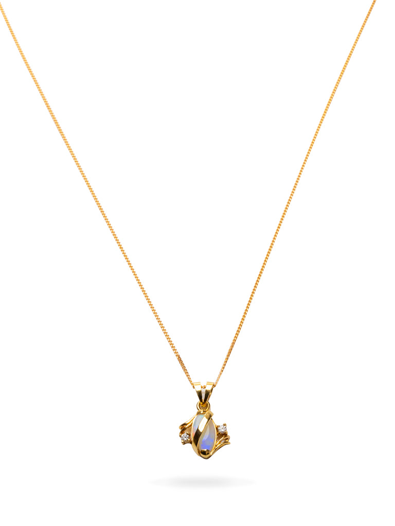 14k Gelbgold Halskette mit 0,7 ct Opal und 2x Diamanten