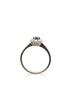Laden Sie das Bild in den Galerie-Viewer, 14k Weißgold Ring mit Saphir &amp; Diamanten
