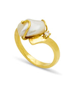 Laden Sie das Bild in den Galerie-Viewer, 14k Gelbgold Ring mit Perle &amp; Diamant
