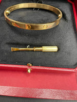 Laden Sie das Bild in den Galerie-Viewer, Cartier Love Bracelet Gelbgold 18K Armreif
