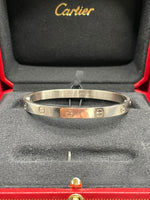 Laden Sie das Bild in den Galerie-Viewer, Cartier Love Bracelet Weißgold 18K Armreif
