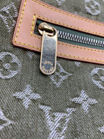 Laden Sie das Bild in den Galerie-Viewer, LOUIS VUITTON GREEN MONOGRAM DENIM BAGGY GM
