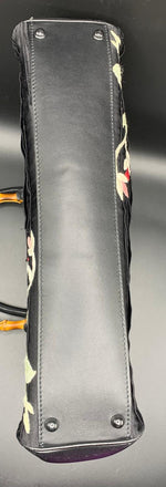 Laden Sie das Bild in den Galerie-Viewer, Tom Ford für Gucci Sehr Selten Schwarze Tasche mit japanischen Blumen

