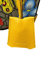 Laden Sie das Bild in den Galerie-Viewer, Gucci Schultertasche Padlock Flora GG Supreme Small
