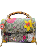 Laden Sie das Bild in den Galerie-Viewer, Gucci Schultertasche Padlock Flora GG Supreme Small

